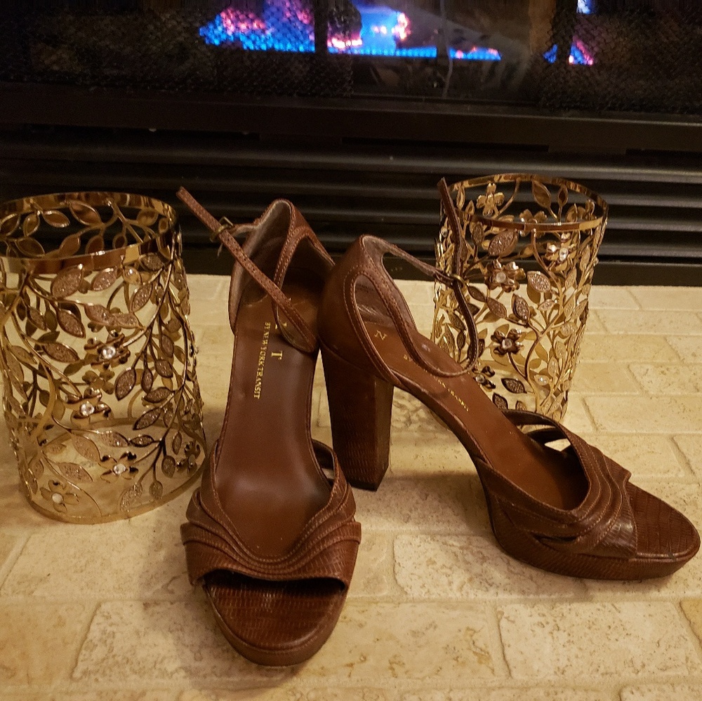 NYT by New York Transit heel's